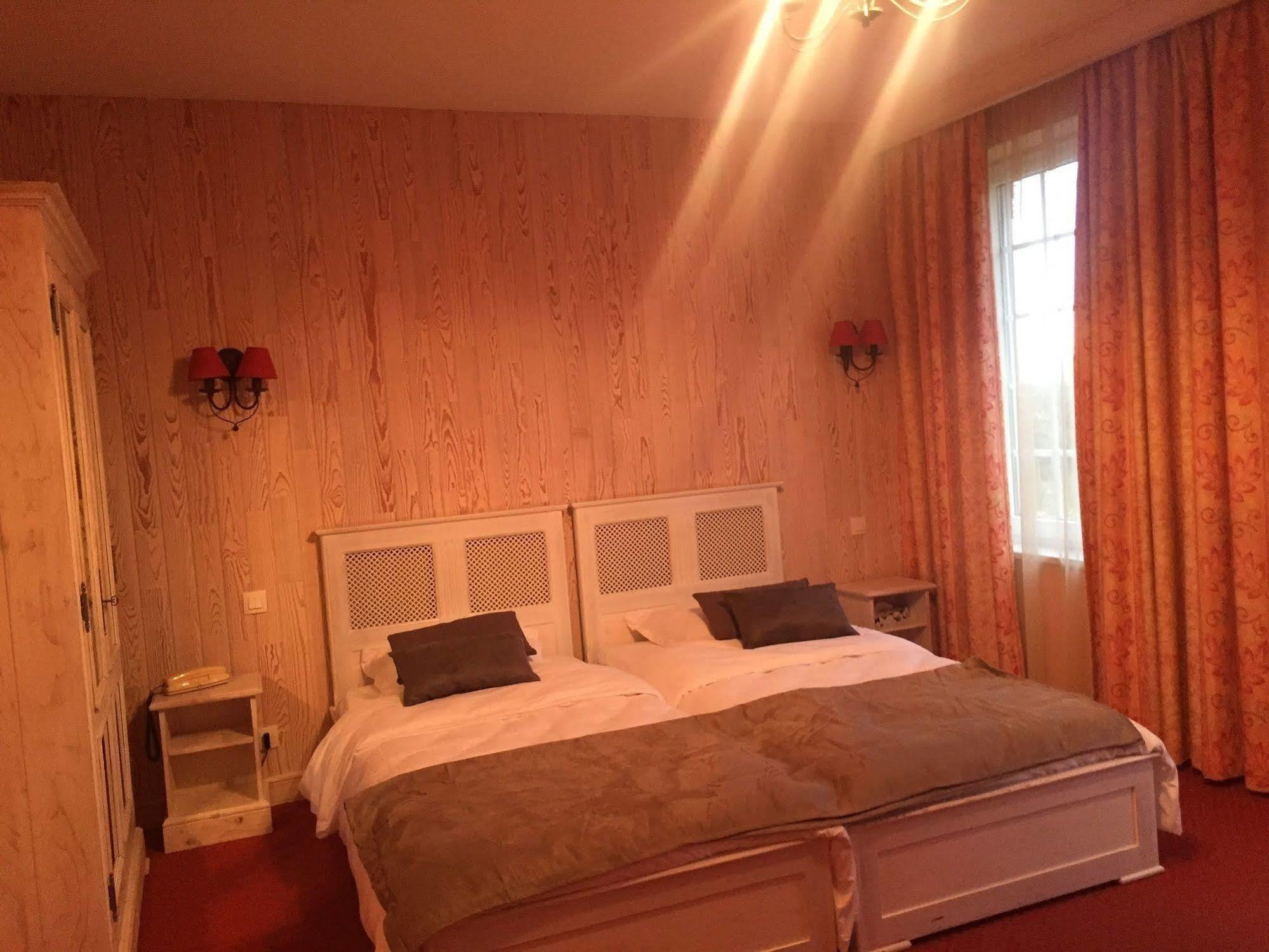 Hotel La Grande Bruyere 2*